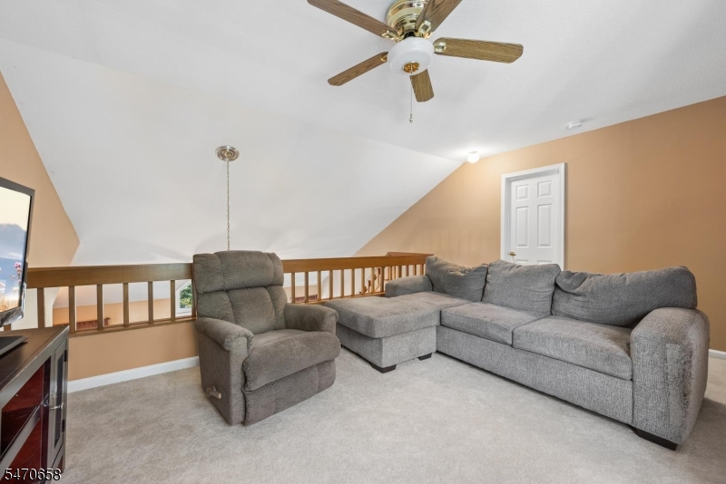 44 Red Oak Terrace Jefferson NJ 07438