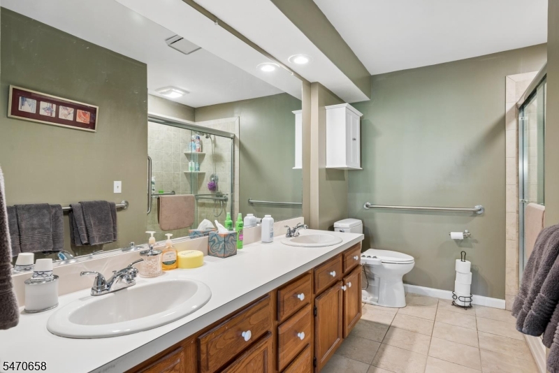 44 Red Oak Terrace Jefferson NJ 07438