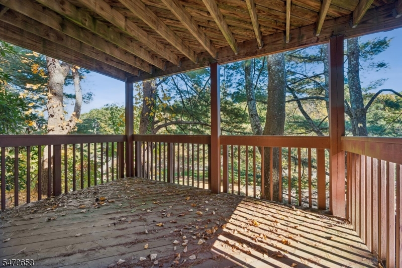 44 Red Oak Terrace Jefferson NJ 07438