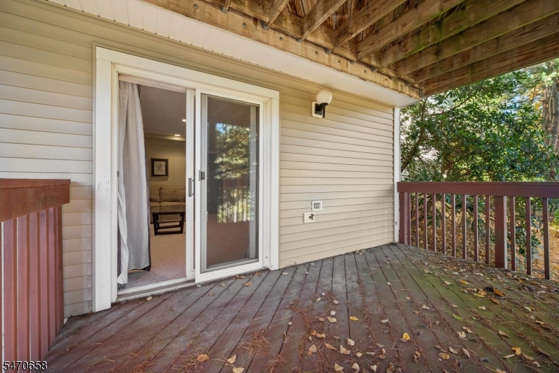 44 Red Oak Terrace Jefferson NJ 07438