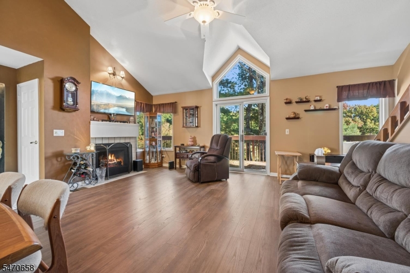 44 Red Oak Terrace Jefferson NJ 07438