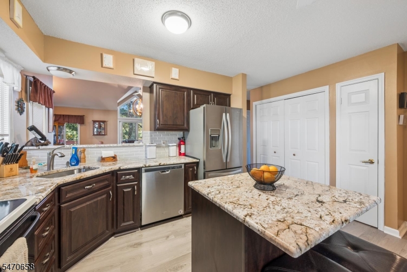 44 Red Oak Terrace Jefferson NJ 07438