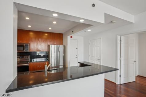 3110 City Place Edgewater NJ 07020