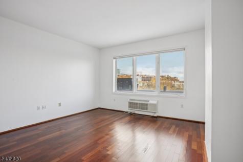 3110 City Place Edgewater NJ 07020