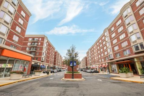 3110 City Place Edgewater NJ 07020