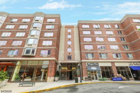 3110 City Place Edgewater NJ 07020