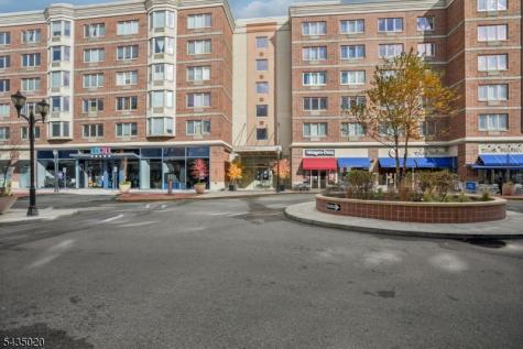 3110 City Place Edgewater NJ 07020