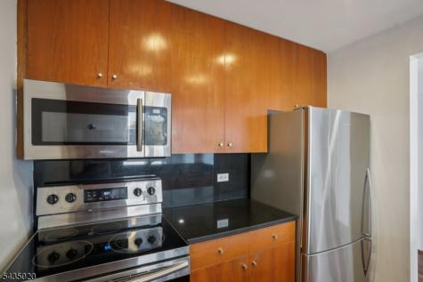 3110 City Place Edgewater NJ 07020