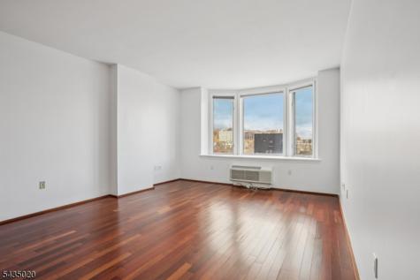 3110 City Place Edgewater NJ 07020