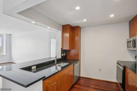 3110 City Place Edgewater NJ 07020