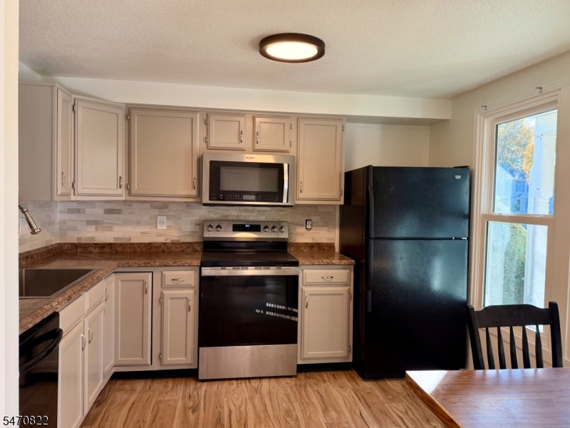 39 Constitution Way Franklin NJ 07416