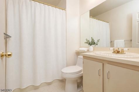 33 Holly Street Jersey City NJ 07305