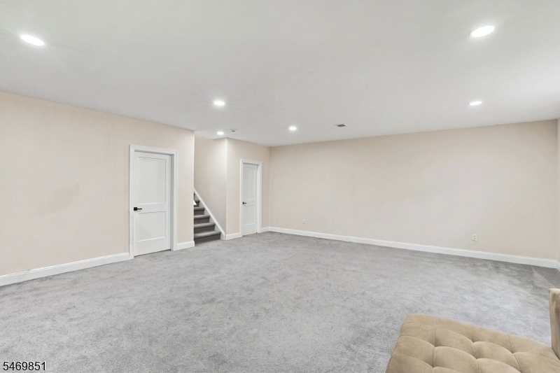 1 Aspen Drive Cedar Grove NJ 07009
