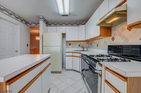 11 Letts Court Sayreville NJ 08872