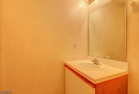 11 Letts Court Sayreville NJ 08872