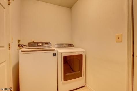 11 Letts Court Sayreville NJ 08872