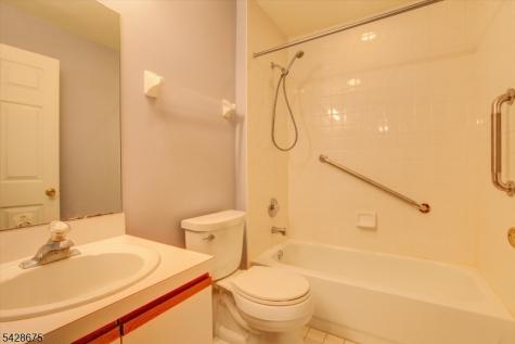 11 Letts Court Sayreville NJ 08872