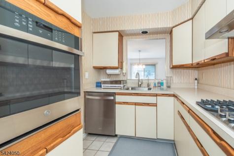 141 Wedgewood Dr18 Woodland Park NJ 07424