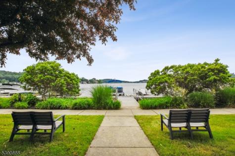 41 Catamaran Court Mount Arlington NJ 07856