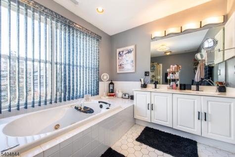 7 Hornbeam Way Hardyston NJ 07419