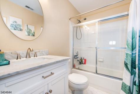 7 Hornbeam Way Hardyston NJ 07419