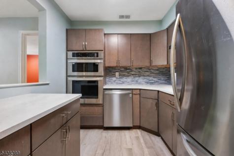 811 Waterford Drive Edison NJ 08817