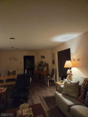 2 Crockett Lane Manchester NJ 08759