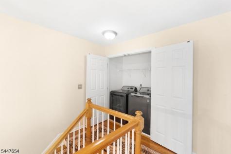 33 Catamaran Court Mount Arlington NJ 07856