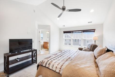 33 Catamaran Court Mount Arlington NJ 07856