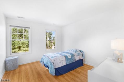 33 Catamaran Court Mount Arlington NJ 07856