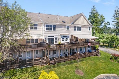 33 Catamaran Court Mount Arlington NJ 07856