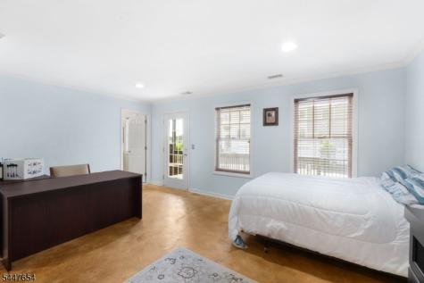 33 Catamaran Court Mount Arlington NJ 07856