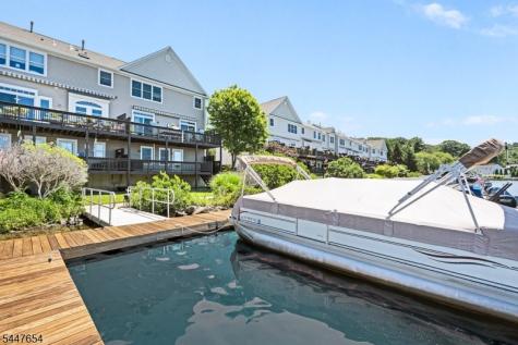 33 Catamaran Court Mount Arlington NJ 07856