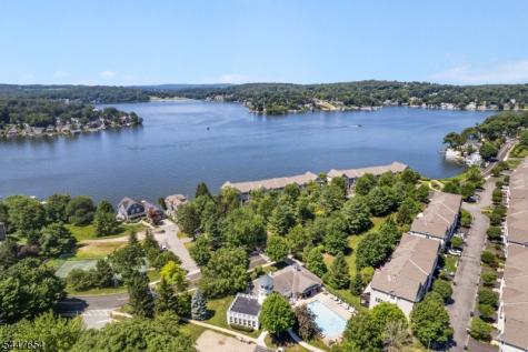33 Catamaran Court Mount Arlington NJ 07856