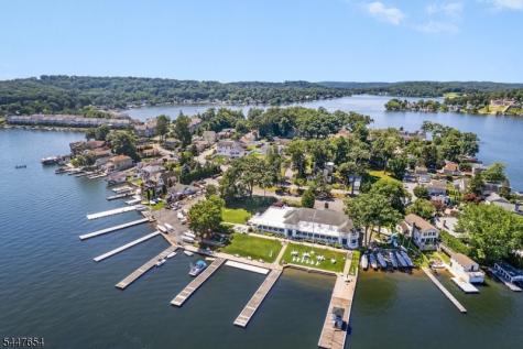 33 Catamaran Court Mount Arlington NJ 07856