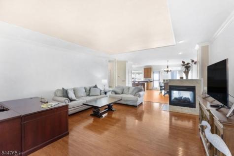 33 Catamaran Court Mount Arlington NJ 07856