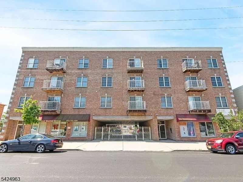 411 Chestnut Street Newark NJ 07105