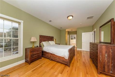411 Chestnut Street Newark NJ 07105
