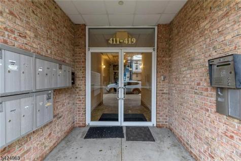 411 Chestnut Street Newark NJ 07105