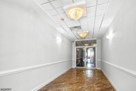 411 Chestnut Street Newark NJ 07105