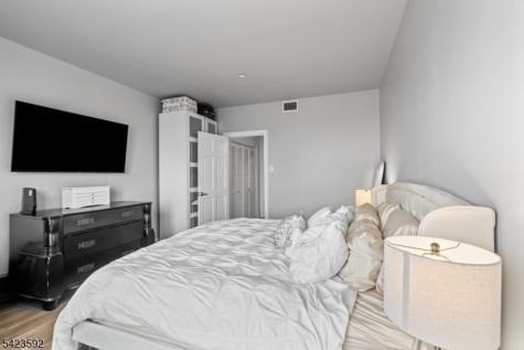 100 Shearwater Court Jersey City NJ 07305