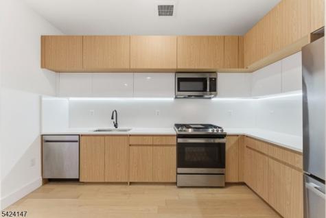 649 38th Street Union NJ 07087