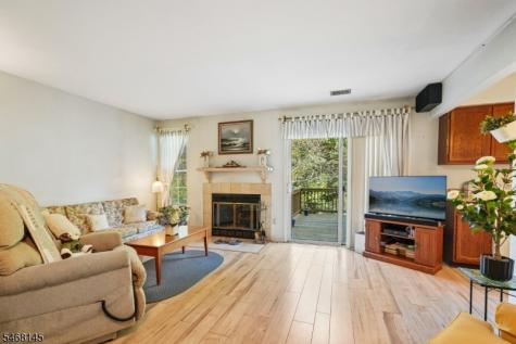 135 Grantham Drive Franklin NJ 08873