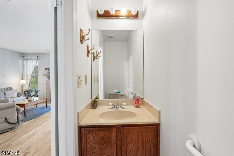 135 Grantham Drive Franklin NJ 08873