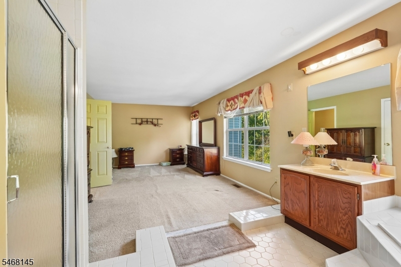 135 Grantham Drive Franklin NJ 08873