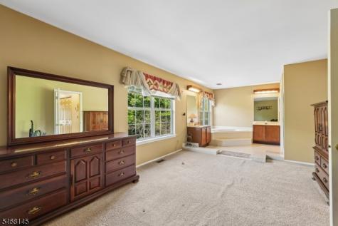 135 Grantham Drive Franklin NJ 08873