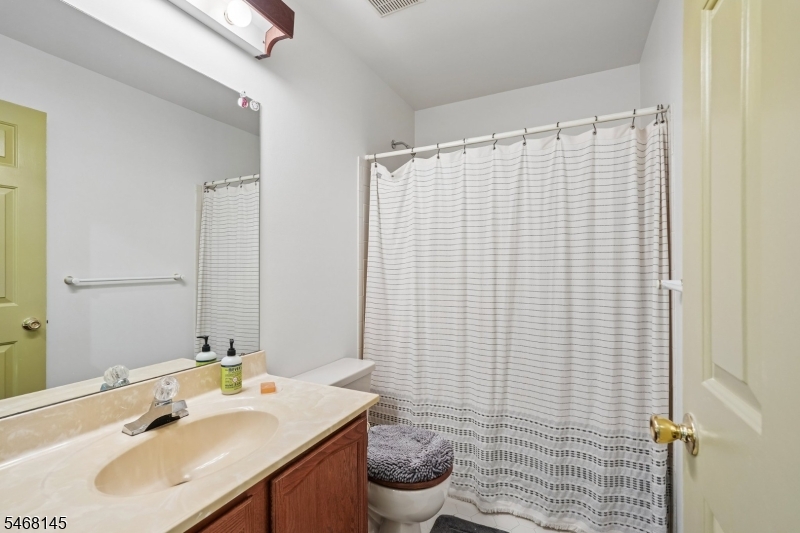 135 Grantham Drive Franklin NJ 08873