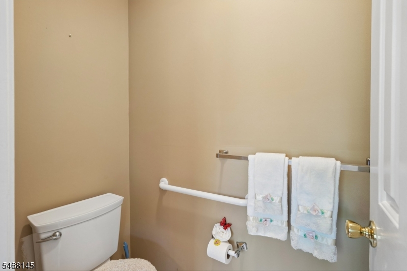 135 Grantham Drive Franklin NJ 08873