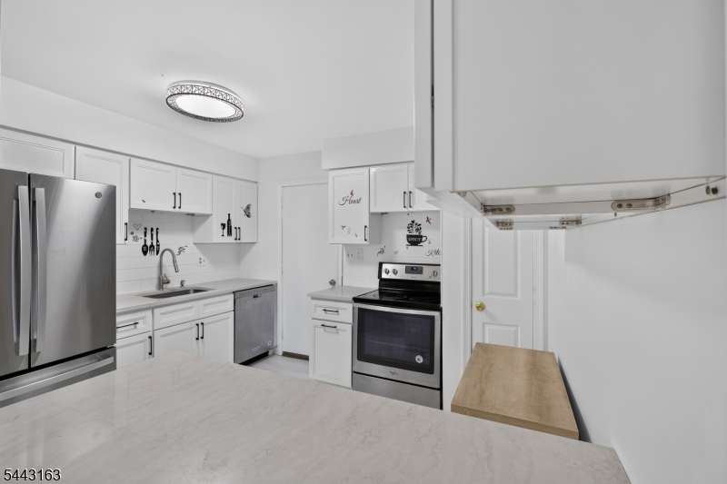78 Stanwick Court Franklin NJ 08873