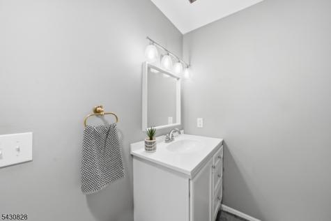 825 Riverside Avenue Lyndhurst NJ 07071